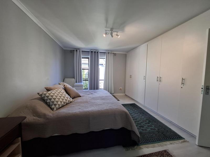 To Let 3 Bedroom Property for Rent in Land and Zeezicht Western Cape